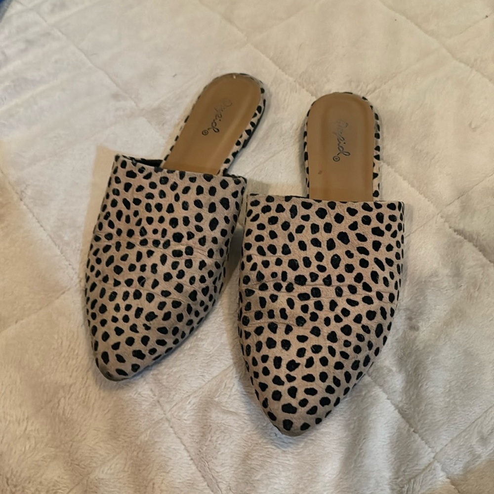 Qupid black and tan mules